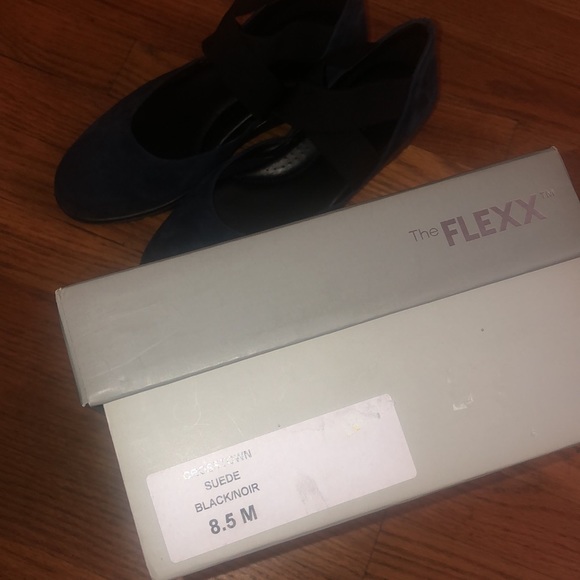 The Flexx BLUE Suede Cross Band Mary Janes size 8 BRAND NEW with BOX - Picture 9 of 9